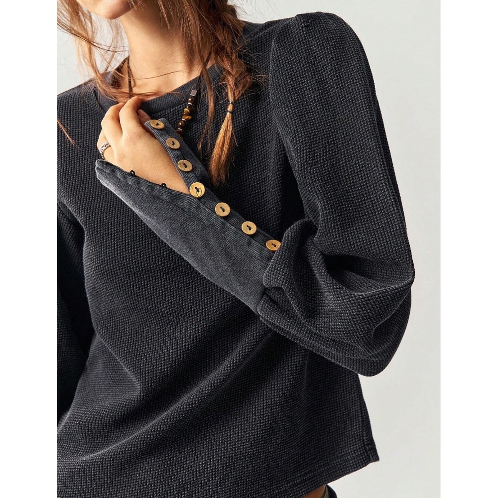 Solid Thermal Knit Puff Button Cuff Long Sleeve Top - Picture 3 of 14